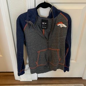 NFL BRONCOS LIGHT HOODIE SIZE MEDIUM